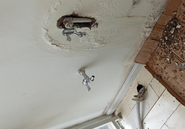 个旧卫生间测漏水